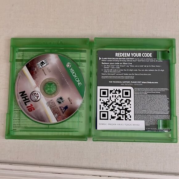 NHL 16 Deluxe Edition for XBOX One w case and manual - Picture 2 of 4